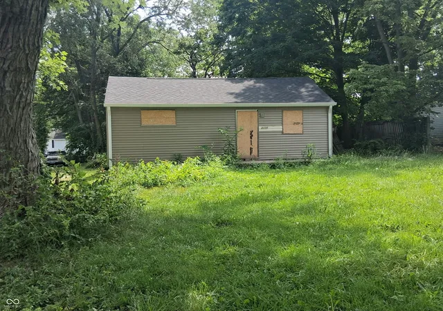 Photo 2 of Single family home for sale at 2318 N Wolfe St, Muncie, IN 47303 | MLS# 22113185 | Listing updated on 2026-08-04