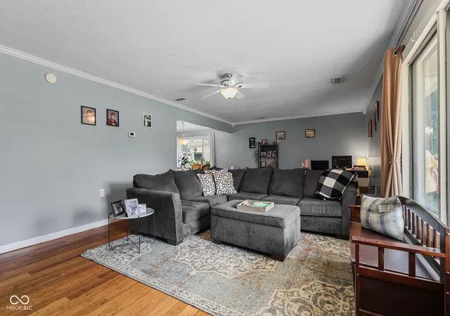 Photo 3 of Single family home for sale at 950 Edgewood Dr, Mooresville, IN 46158 | MLS# 22113189 | Listing updated on 2026-08-20