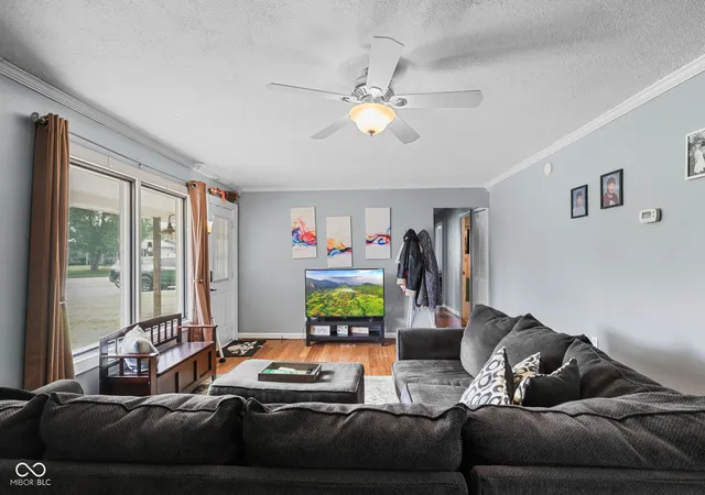 Photo 4 of Single family home for sale at 950 Edgewood Dr, Mooresville, IN 46158 | MLS# 22113189 | Listing updated on 2026-08-20