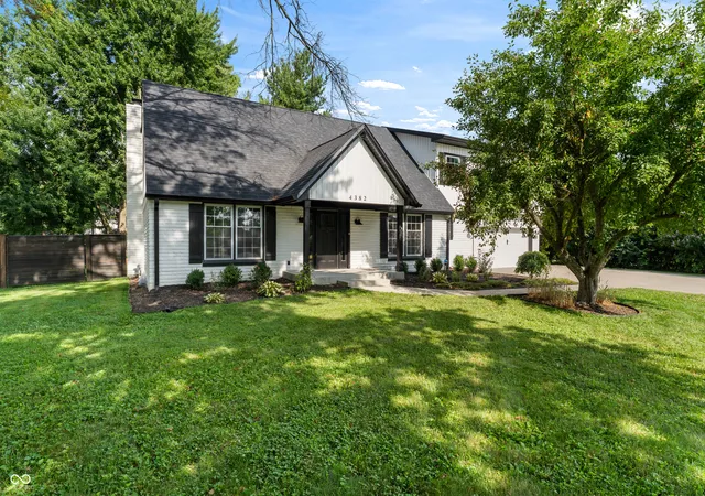 2nd image of 4382 River Rd, Columbus, IN 47203 | MLS# 22113203