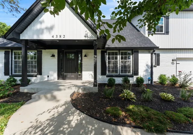 3rd image of 4382 River Rd, Columbus, IN 47203 | MLS# 22113203