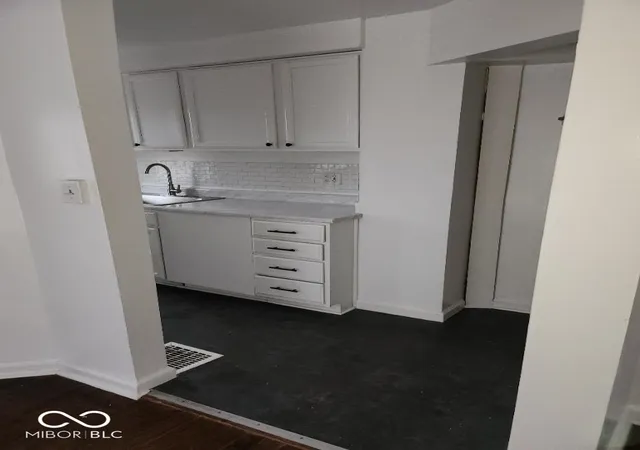 5th image of 251 S Emerson Ave, Indianapolis, IN 46219 | MLS# 22113240