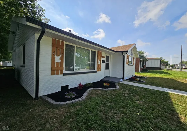 2nd image of 2436 Brown St, Anderson, IN 46016 | MLS# 22113260