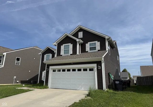 2nd image of 832 Sommersweet Run, Greenwood, IN 46143 | MLS# 22113279