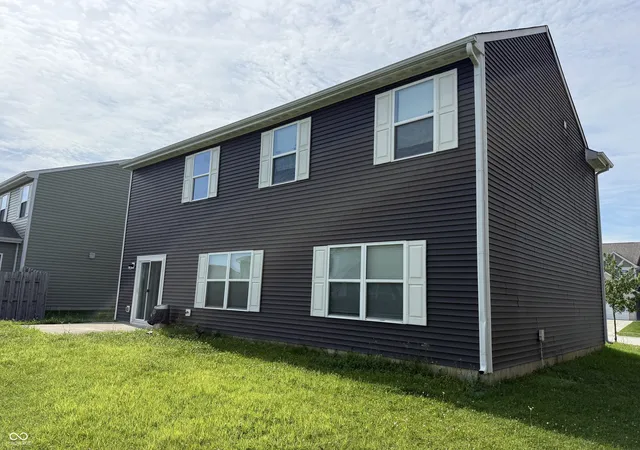 Photo 3 of Sale Pending at 832 Sommersweet Run, Greenwood, IN 46143 | MLS# 22113279 | Listing updated on 2026-07-30