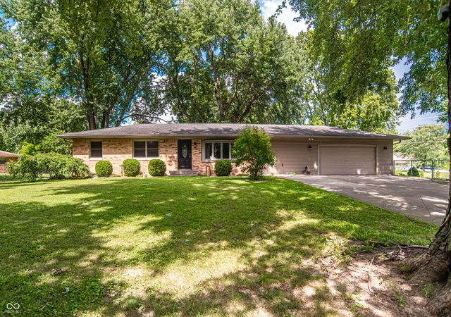 Photo 1 of Sale Pending at 7155 Sandalwood Dr, Indianapolis, IN 46217 | MLS# 22113284 | Listing updated on 2026-08-19