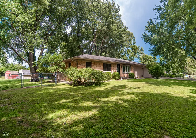 Photo 3 of Sale Pending at 7155 Sandalwood Dr, Indianapolis, IN 46217 | MLS# 22113284 | Listing updated on 2026-08-19