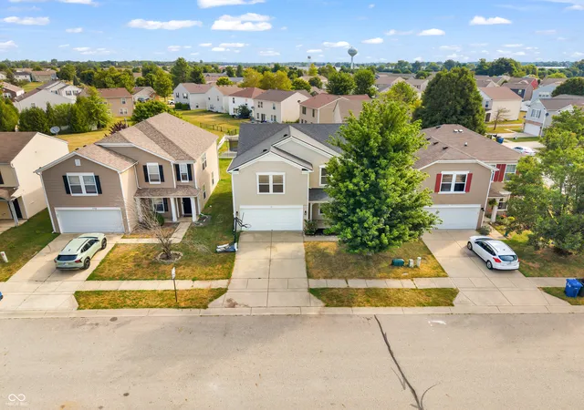 Photo 1 of Single family home for sale at 952 Balto Dr, Shelbyville, IN 46176 | MLS# 22113287 | Listing updated on 2026-10-27