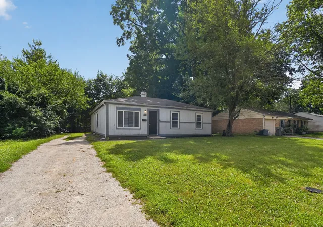 Photo 3 of Sale Pending at 4221 N Sheridan Ave, Indianapolis, IN 46226 | MLS# 22113308 | Listing updated on 2026-09-19