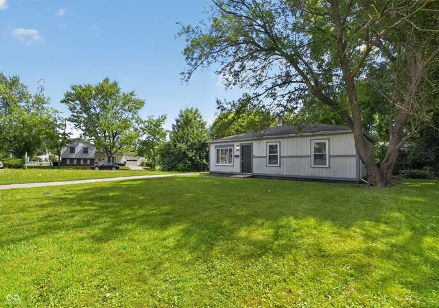 Photo 4 of Sale Pending at 4221 N Sheridan Ave, Indianapolis, IN 46226 | MLS# 22113308 | Listing updated on 2026-09-19