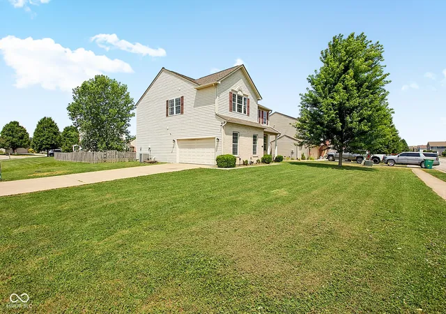 2nd image of 2410 Mcgregor Dr, Avon, IN 46123 | MLS# 22113327