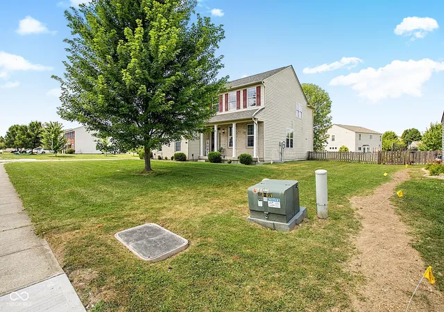 3rd image of 2410 Mcgregor Dr, Avon, IN 46123 | MLS# 22113327