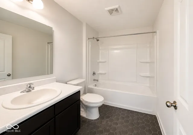3rd image of 1669 N Clearwater Dr, Greenfield, IN 46140 | MLS# 22113328