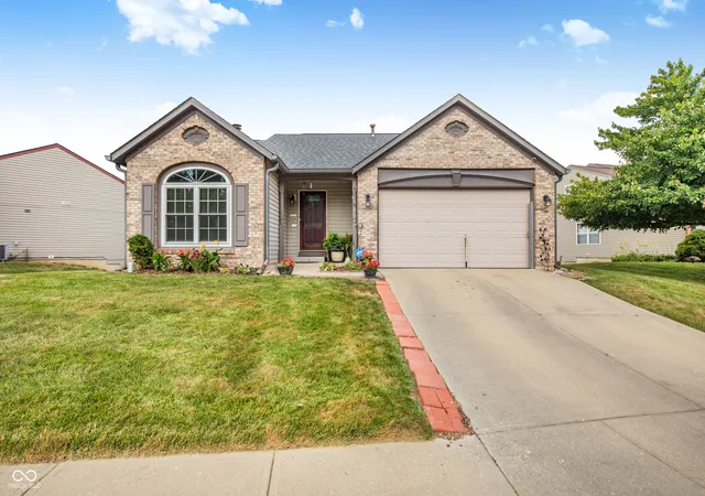 2nd image of 3127 N White River Parkway East Dr, Indianapolis, IN 46208 | MLS# 22113329