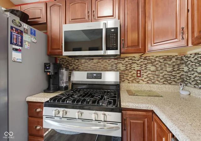 3rd image of 3127 N White River Parkway East Dr, Indianapolis, IN 46208 | MLS# 22113329