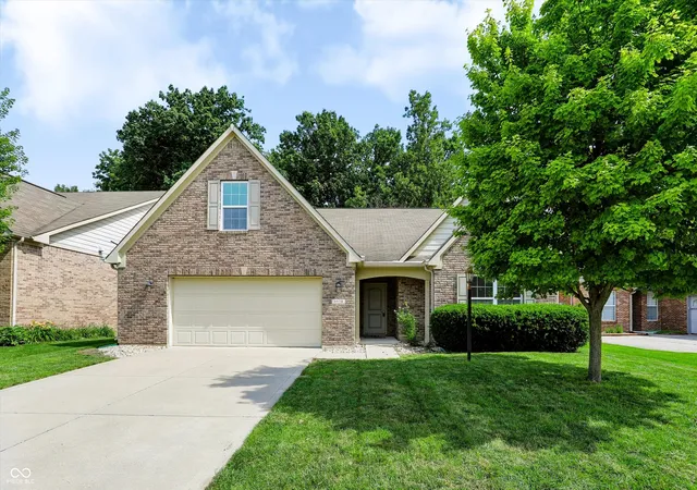 2nd image of 5678 Augusta Woods Dr, Plainfield, IN 46168 | MLS# 22113346
