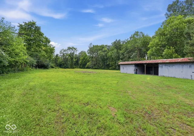 3rd image of 1305 N Michigan Rd, Shelbyville, IN 46176 | MLS# 22113353