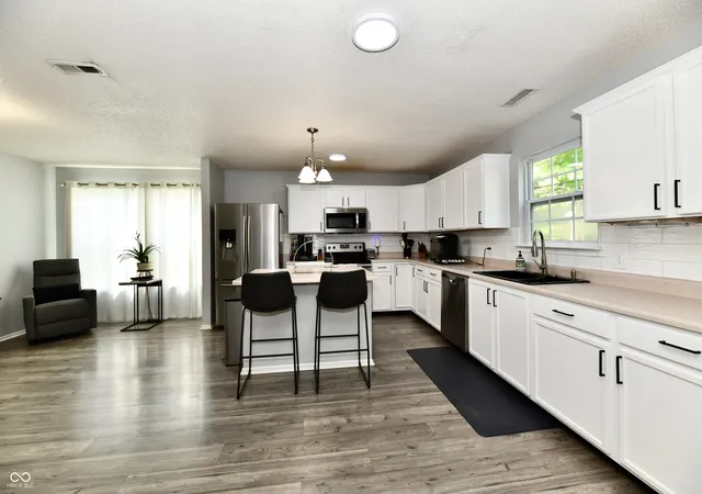 Photo 4 of Single family home for sale at 336 Legacy Blvd, Greenwood, IN 46143 | MLS# 22113373 | Listing updated on 2026-09-30