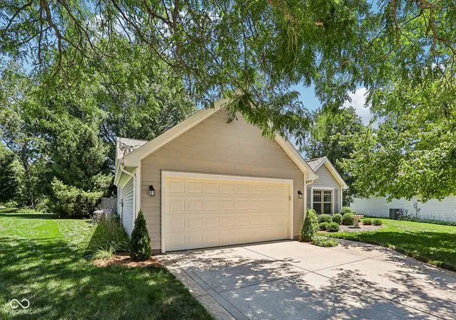 2nd image of 18023 Sun Ridge Cir, Noblesville, IN 46062 | MLS# 22113380