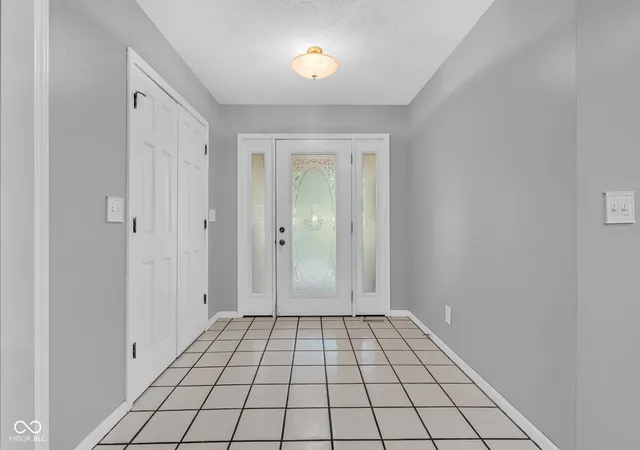 Photo 3 of Sale Pending at 5866 S 50 West, Trafalgar, IN 46181 | MLS# 22113393 | Listing updated on 2026-08-13