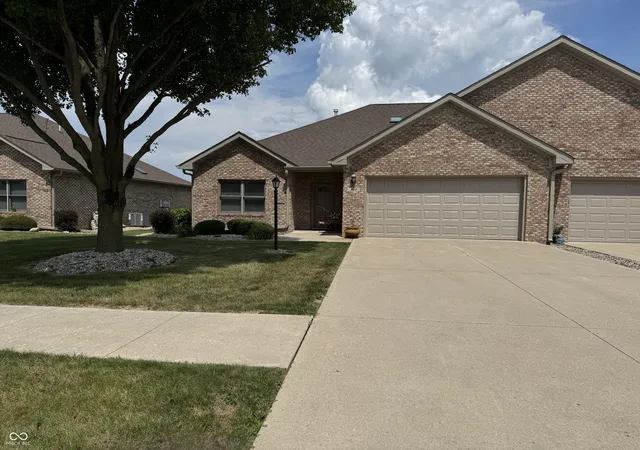 1st image of 121 Cardinal Ln, Alexandria, IN 46001 | MLS# 22113396