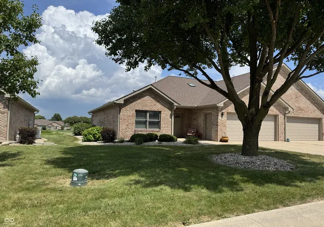 2nd image of 121 Cardinal Ln, Alexandria, IN 46001 | MLS# 22113396