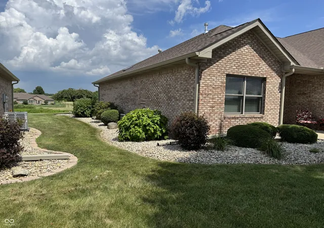 Photo 3 of Condo for sale at 121 Cardinal Ln, Alexandria, IN 46001 | MLS# 22113396 | Listing updated on 2026-08-24
