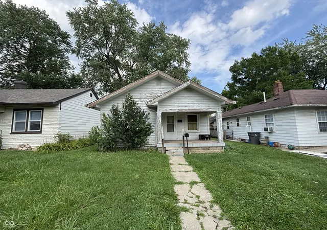 Photo 1 of Sale Pending at 319 S Dearborn St, Indianapolis, IN 46201 | MLS# 22113405 | Listing updated on 2026-08-20