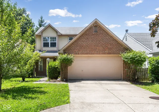 Photo 1 of Single family home for sale at 5187 Pin Oak Dr, Indianapolis, IN 46254 | MLS# 22113416 | Listing updated on 2026-07-23