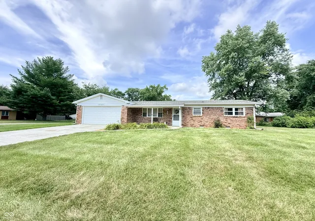 1st image of 1000 Valley Dr, Crawfordsville, IN 47933 | MLS# 22113423