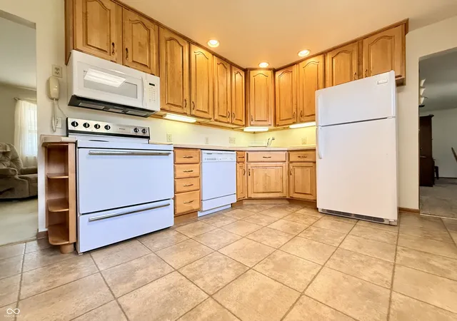 3rd image of 1000 Valley Dr, Crawfordsville, IN 47933 | MLS# 22113423
