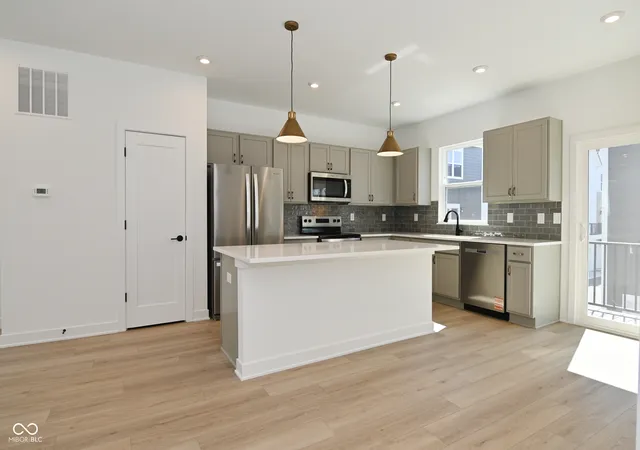 5th image of 2458 Peoples Dr, Indianapolis, IN 46205 | MLS# 22113453