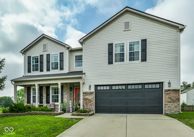 3rd image of 863 Moate Cir, Greenwood, IN 46143 | MLS# 22113472