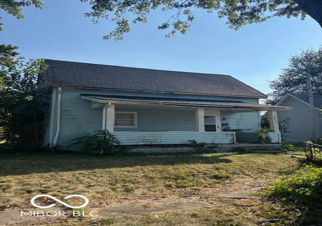 2nd image of 1813 S F St, Elwood, IN 46036 | MLS# 22113478