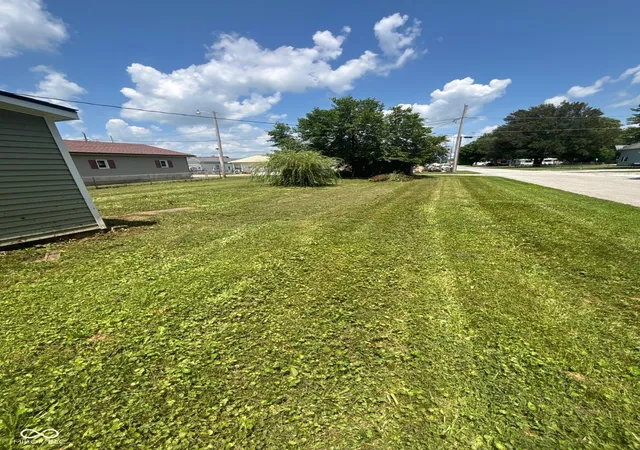2nd image of 1226 S H St, Elwood, IN 46036 | MLS# 22113479
