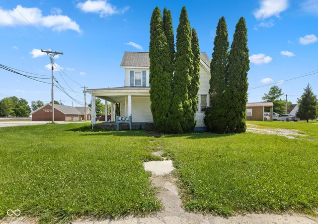 Homes for sale in Whiteland, IN | 589 E Main St, Whiteland, IN 46184 | MLS# 22113490