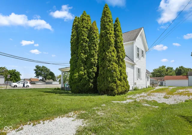 Homes for sale in Whiteland, IN | 589 E Main St, Whiteland, IN 46184 | MLS# 22113490