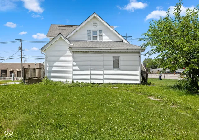 Homes for sale in Whiteland, IN | 589 E Main St, Whiteland, IN 46184 | MLS# 22113490