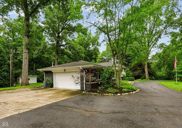 3rd image of 7305 Whitehall Dr, Indianapolis, IN 46256 | MLS# 22113505
