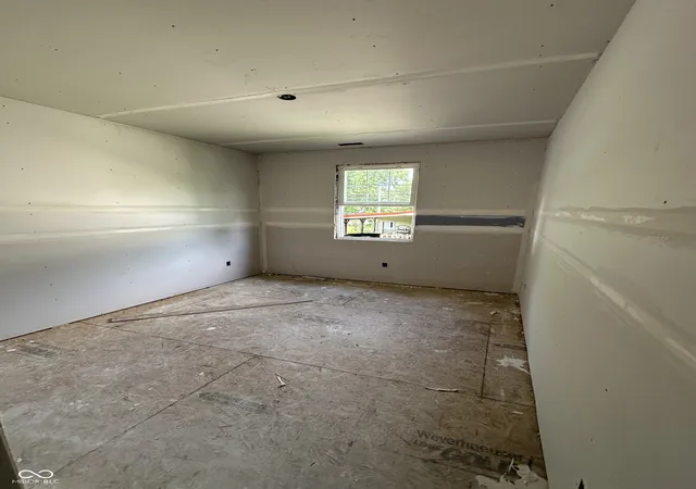 Photo 13 of Single family home for sale at 48 W Clay St, Spencer, IN 47460 | MLS# 22113506 | Listing updated on 2026-07-17