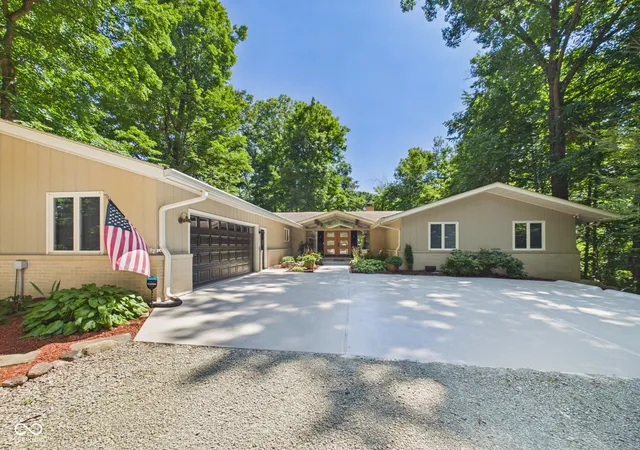 Photo 4 of Single family home for sale at 1607 Van Buskirk Rd, Anderson, IN 46011 | MLS# 22113518 | Listing updated on 2026-08-31