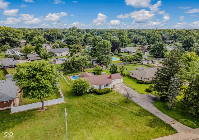 Photo 3 of Sale Pending at 3131 N National Rd, Columbus, IN 47201 | MLS# 22113529 | Listing updated on 2026-08-02