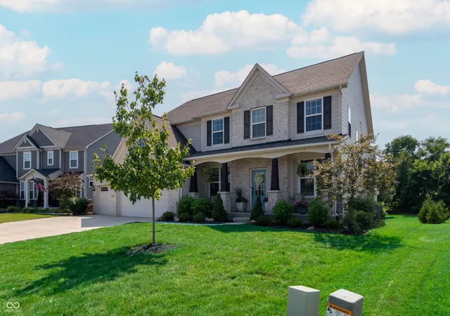 Photo 3 of Single family home for sale at 18819 Dooney Ct, Noblesville, IN 46062 | MLS# 22113531 | Listing updated on 2026-09-18