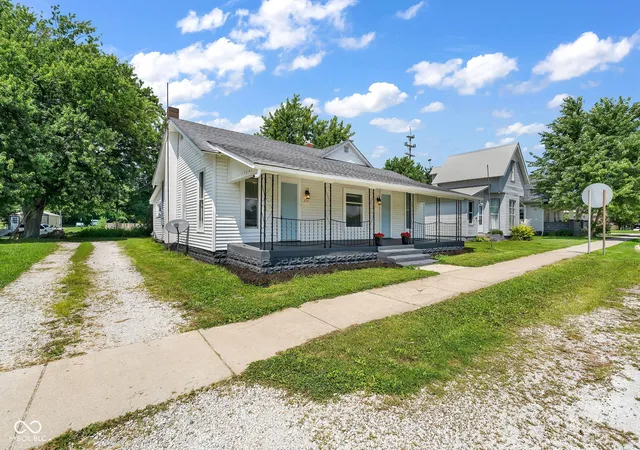 36th image of 326 E Taylor St, Ladoga, IN 47954 | MLS# 22113537