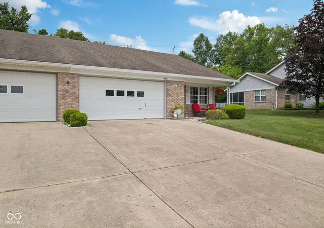 Photo 3 of Single family home for sale at 5662 Misty Ridge Dr, Indianapolis, IN 46237 | MLS# 22113539 | Listing updated on 2026-07-12