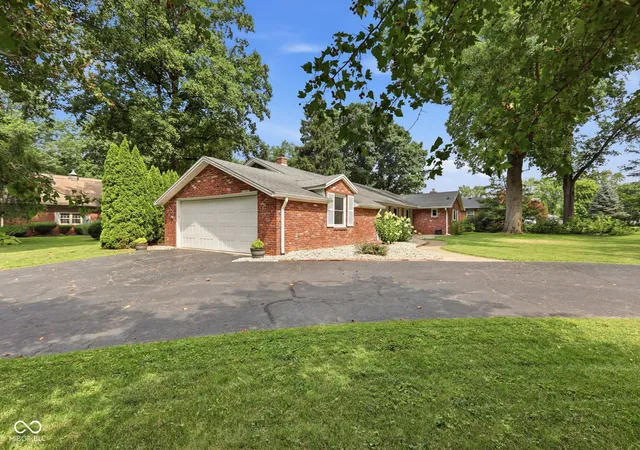 Photo 3 of Single family home for sale at 5 Windridge, Anderson, IN 46011 | MLS# 22113571 | Listing updated on 2026-08-31