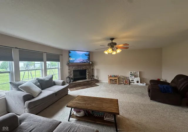 Photo 4 of Sale Pending at 1228 Maple Tr Way, Sheridan, IN 46069 | MLS# 22113574 | Listing updated on 2026-09-17