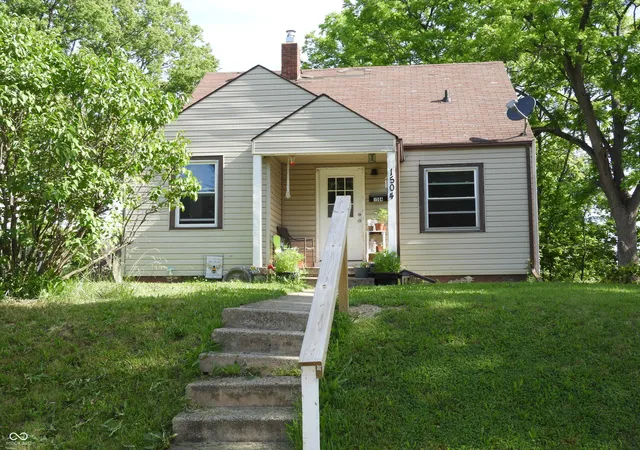 Photo 1 of Single family home for sale at 1504 W 11th Street, Anderson, IN 46016 | MLS# 22113577 | Listing updated on 2026-09-14