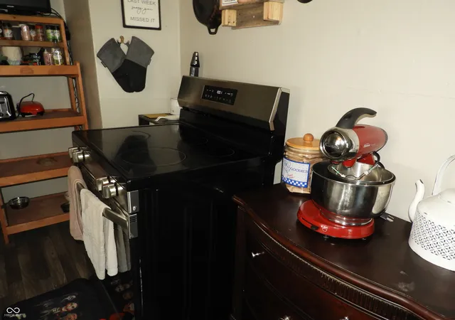 Photo 3 of Single family home for sale at 1504 W 11th Street, Anderson, IN 46016 | MLS# 22113577 | Listing updated on 2026-09-14