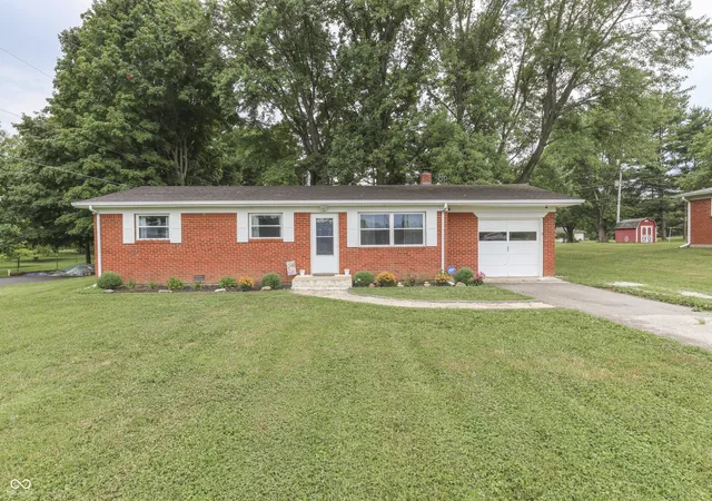 Single family home for sale at 8025 W Sycamore Rd, Fairland, IN 46126 | MLS# 22113584